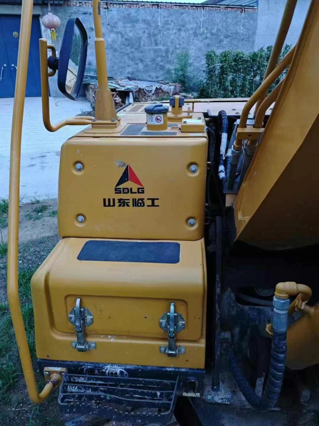 SDLG75