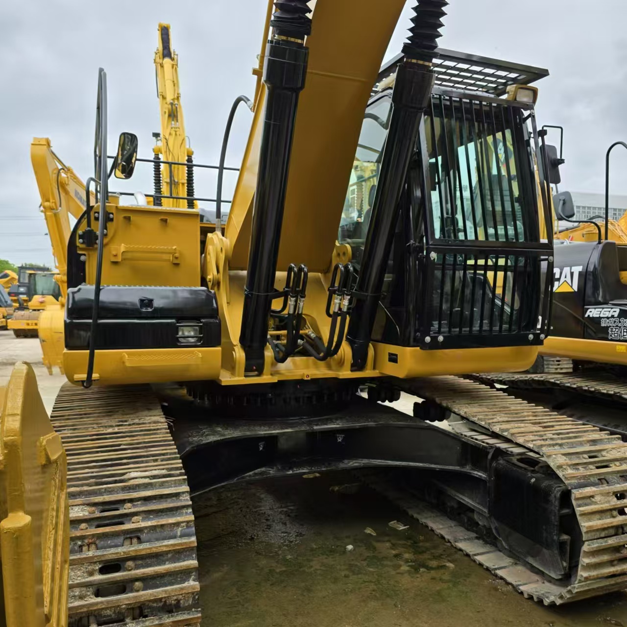 Caterpillar 330