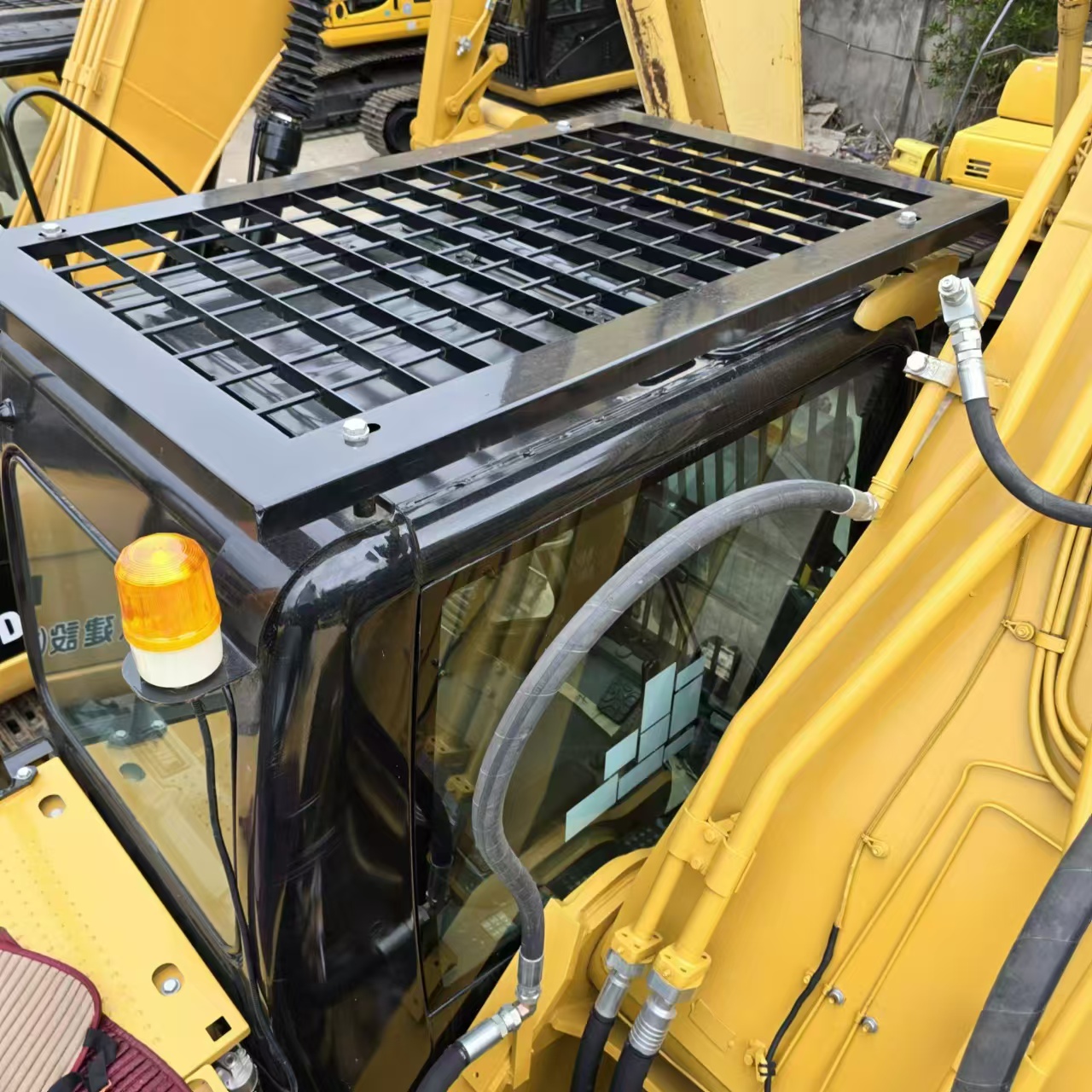 Caterpillar 330