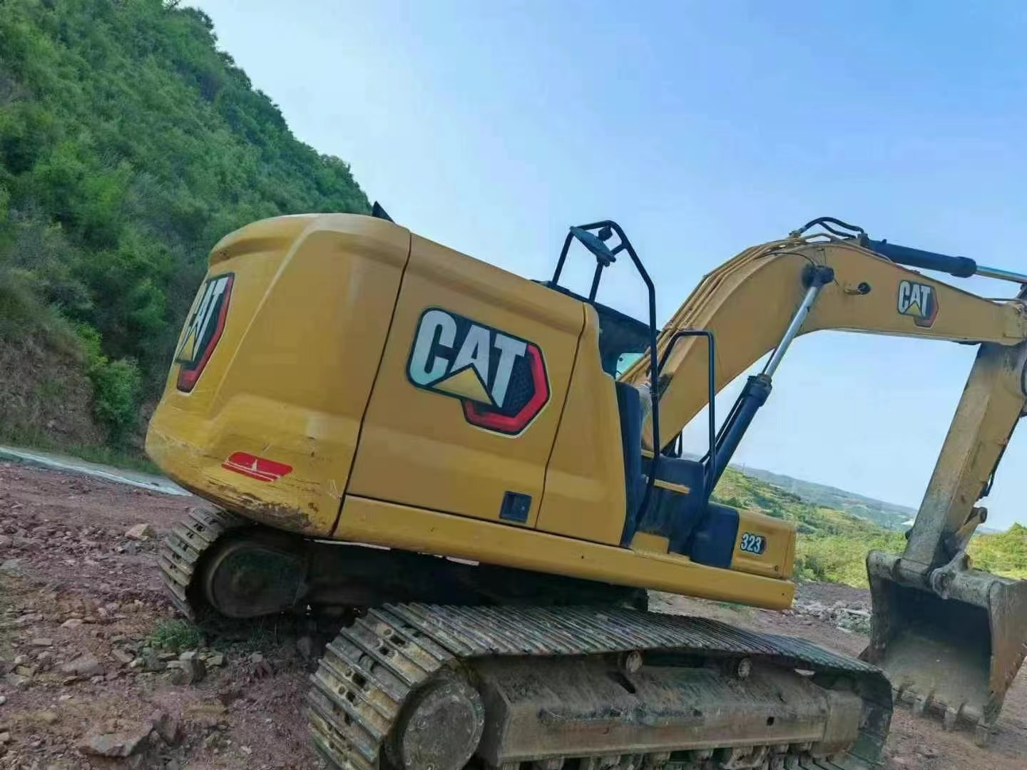 Caterpillar323