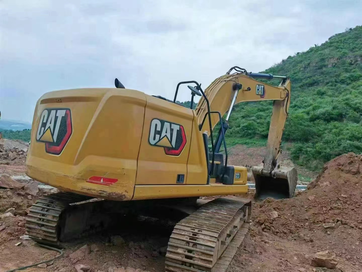 Caterpillar323