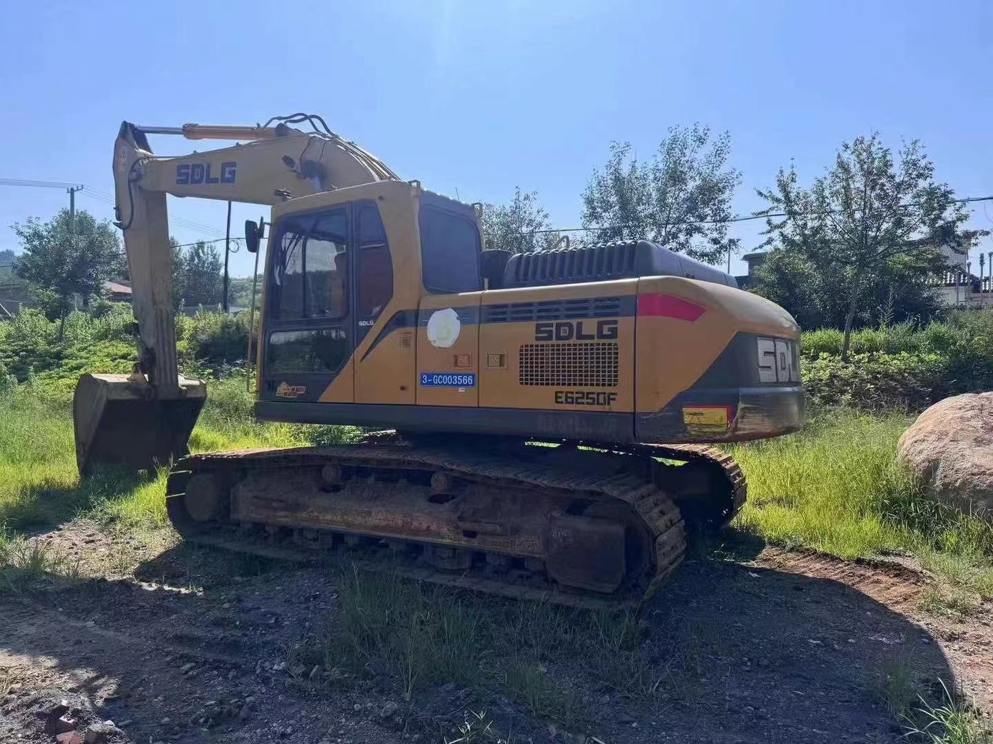 Caterpillar323